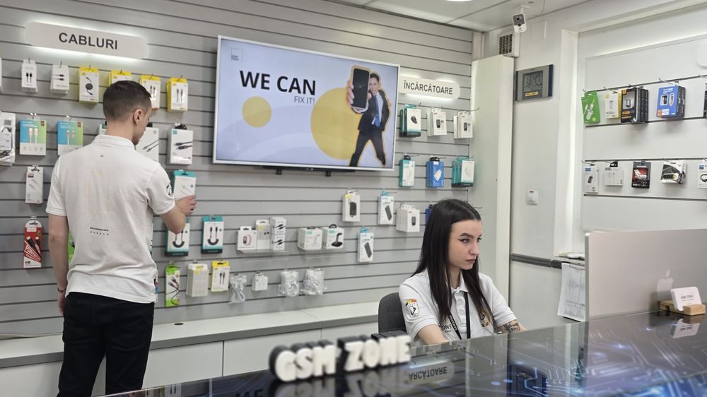 Recepția și zona de așteptare GSM Zone Iași, unde poți aștepta cât se schimbă bateria